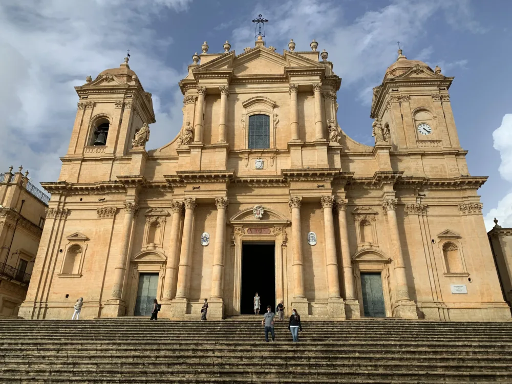Foto di Sicilia on the road fra mandorli e barocco